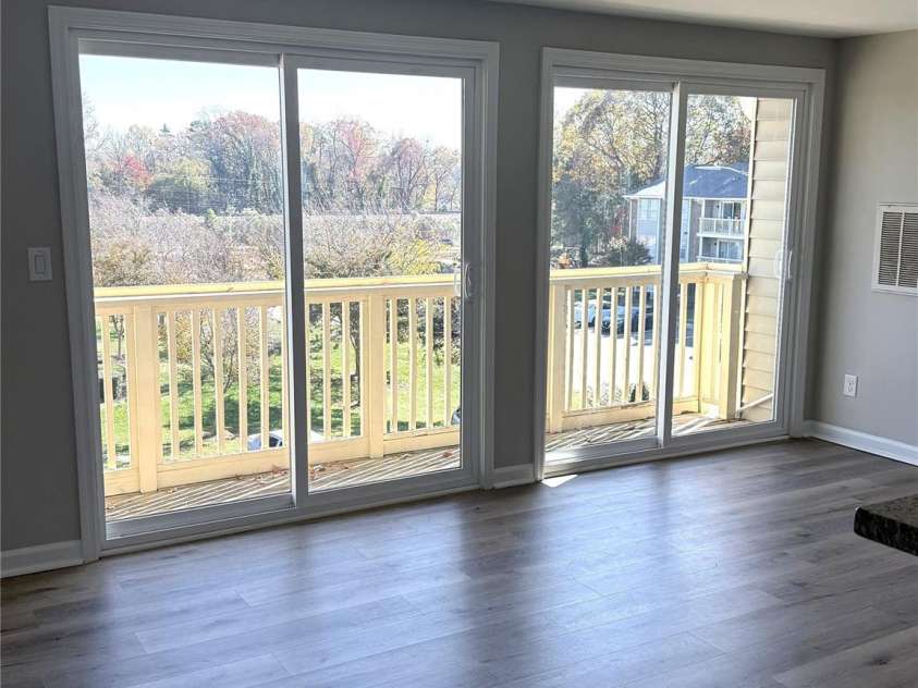 1604 Arlyn Circle, Charlotte, NC 28213.  MLS# CAR4393622, YatesRealty ID 22813. 