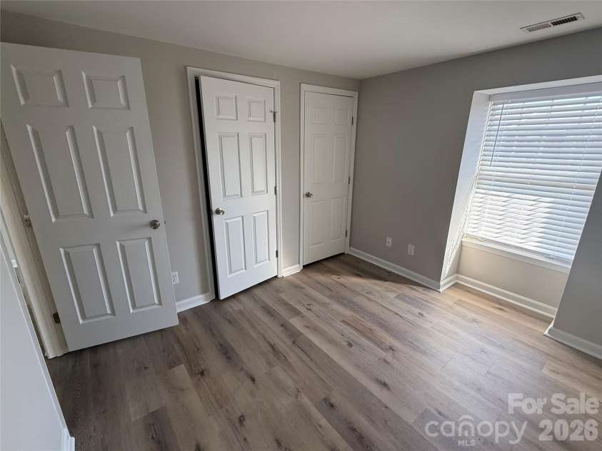 1604 Arlyn Circle, Charlotte, NC 28213.  MLS# CAR4393622, YatesRealty ID 22813. 