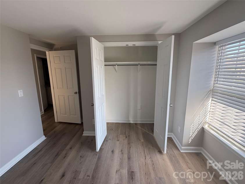 1604 Arlyn Circle, Charlotte, NC 28213.  MLS# CAR4393622, YatesRealty ID 22813. 
