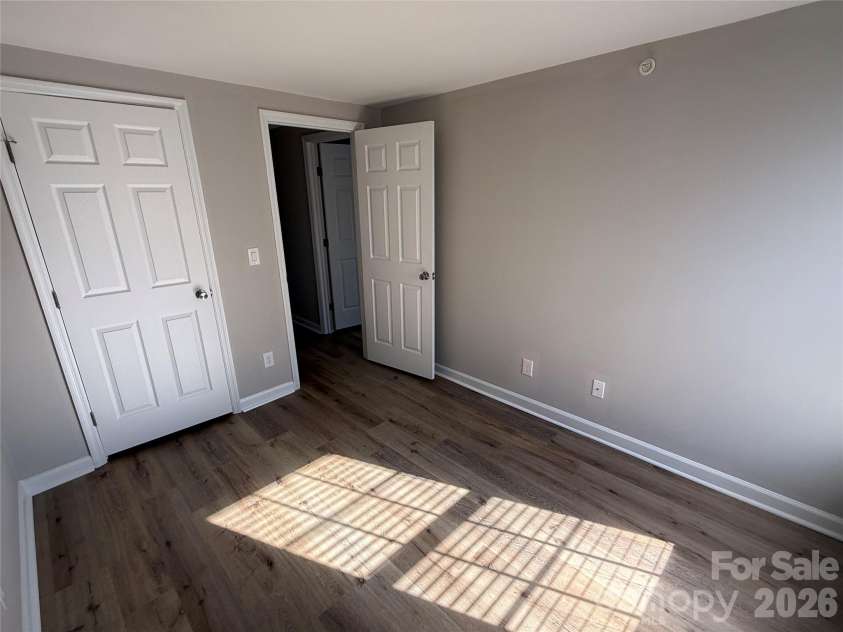 1604 Arlyn Circle, Charlotte, NC 28213.  MLS# CAR4393622, YatesRealty ID 22813. 
