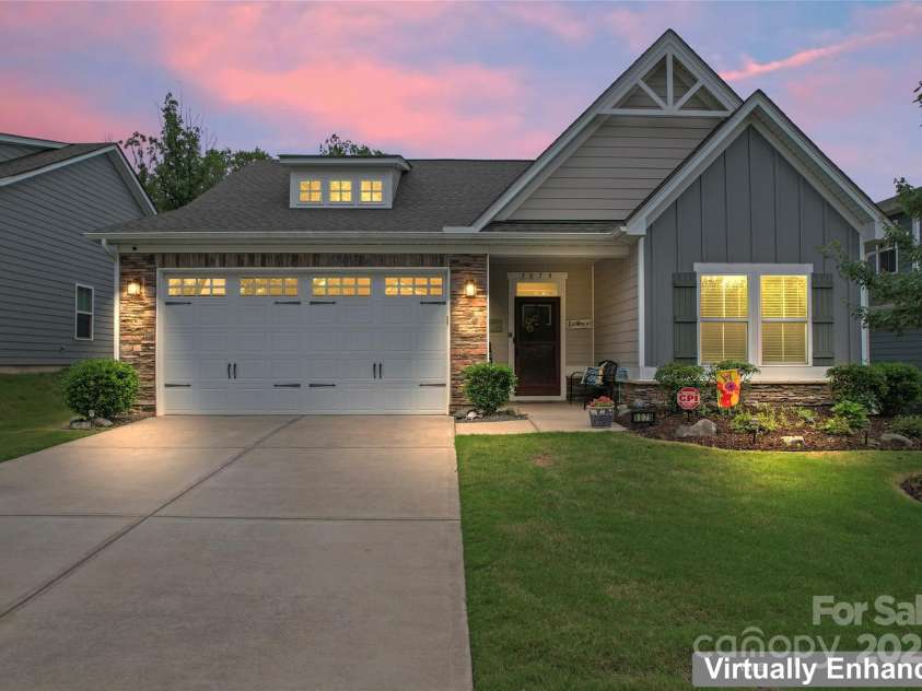 5079 Skyfest Drive, Charlotte, NC 28215.  MLS# CAR4263982, YatesRealty ID 22813. 