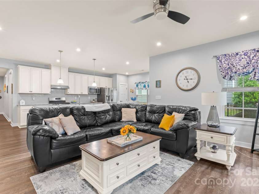 5079 Skyfest Drive, Charlotte, NC 28215.  MLS# CAR4263982, YatesRealty ID 22813. 