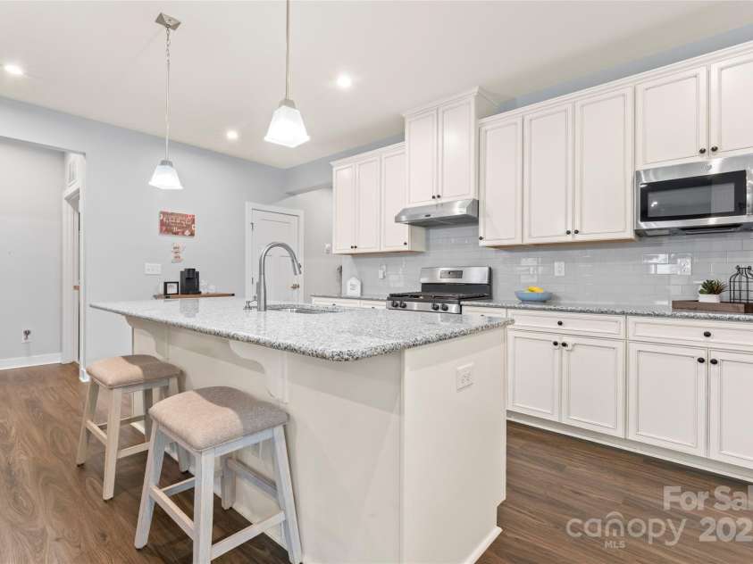 5079 Skyfest Drive, Charlotte, NC 28215.  MLS# CAR4263982, YatesRealty ID 22813. 