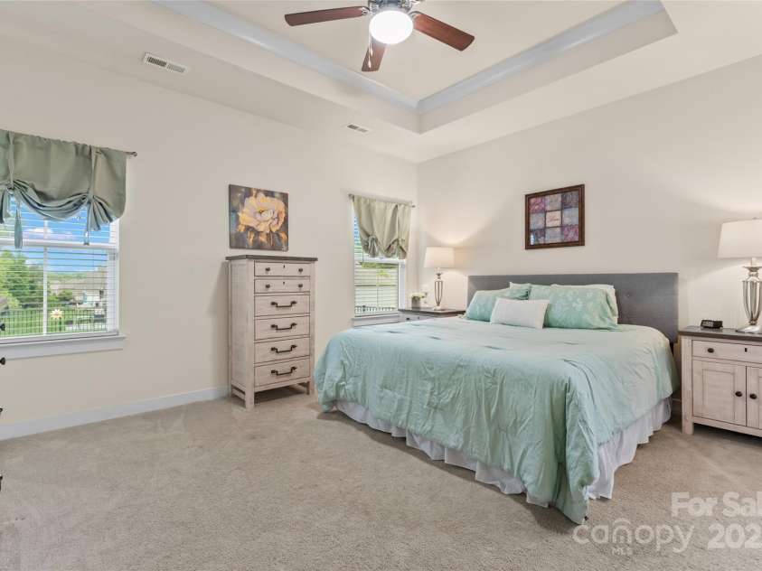 5079 Skyfest Drive, Charlotte, NC 28215.  MLS# CAR4263982, YatesRealty ID 22813. 