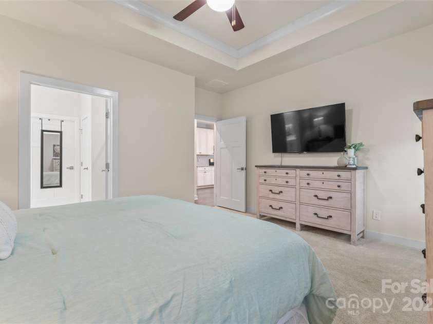 5079 Skyfest Drive, Charlotte, NC 28215.  MLS# CAR4263982, YatesRealty ID 22813. 