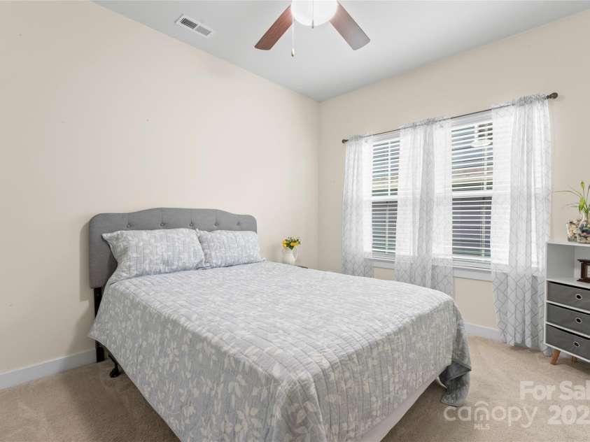 5079 Skyfest Drive, Charlotte, NC 28215.  MLS# CAR4263982, YatesRealty ID 22813. 