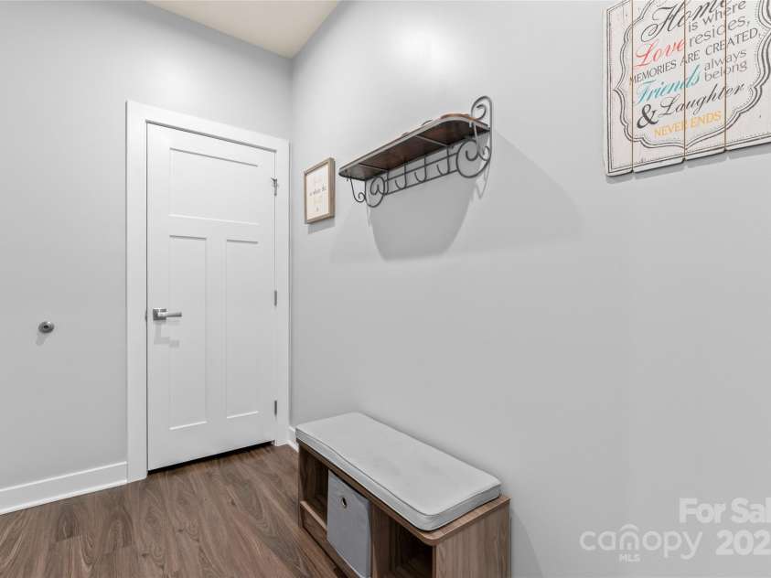 5079 Skyfest Drive, Charlotte, NC 28215.  MLS# CAR4263982, YatesRealty ID 22813. 