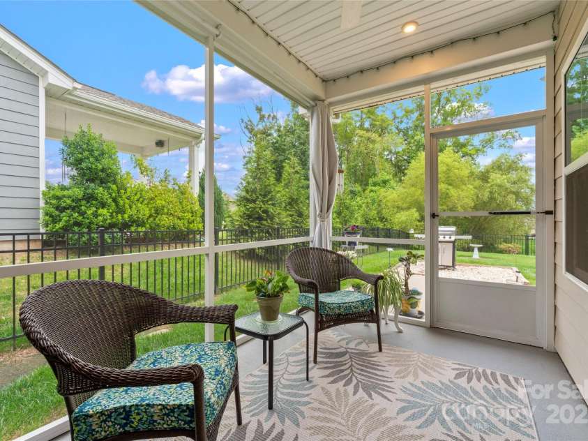 5079 Skyfest Drive, Charlotte, NC 28215.  MLS# CAR4263982, YatesRealty ID 22813. 