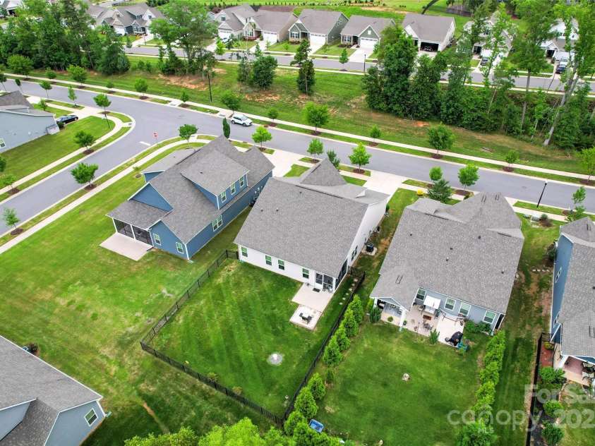 5079 Skyfest Drive, Charlotte, NC 28215.  MLS# CAR4263982, YatesRealty ID 22813. 