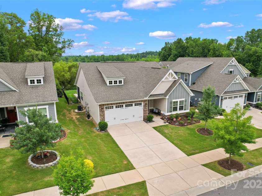 5079 Skyfest Drive, Charlotte, NC 28215.  MLS# CAR4263982, YatesRealty ID 22813. 