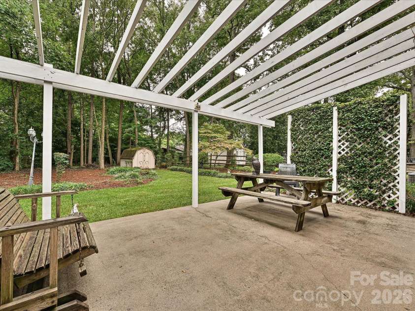 5607 Oak Drive, Charlotte, NC 28216.  MLS# CAR4291092, YatesRealty ID 22814. 