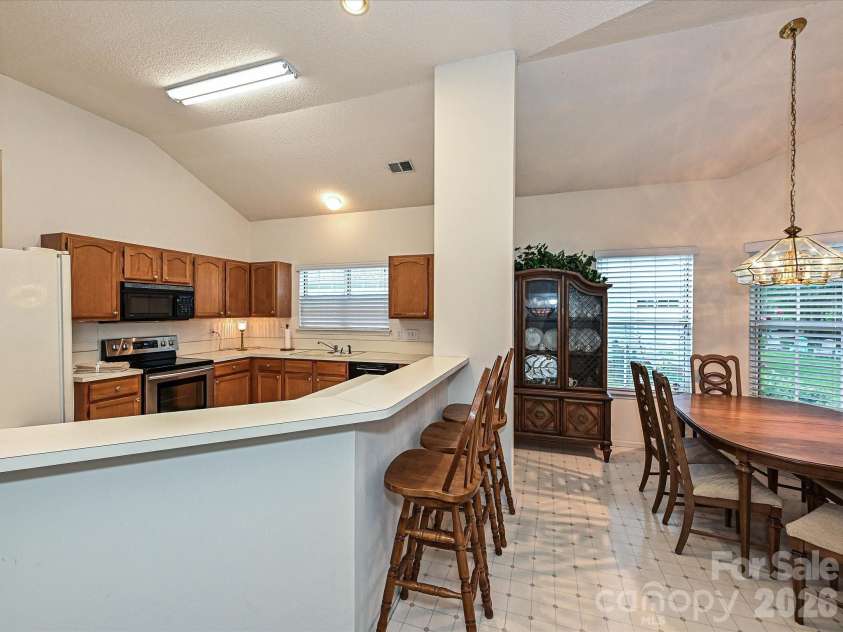 5607 Oak Drive, Charlotte, NC 28216.  MLS# CAR4291092, YatesRealty ID 22814. 
