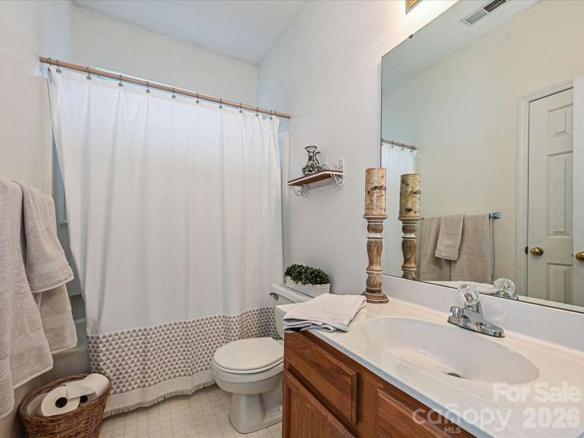 5607 Oak Drive, Charlotte, NC 28216.  MLS# CAR4291092, YatesRealty ID 22814. 