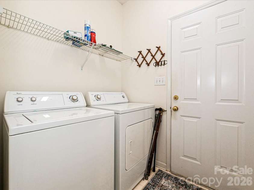 5607 Oak Drive, Charlotte, NC 28216.  MLS# CAR4291092, YatesRealty ID 22814. 