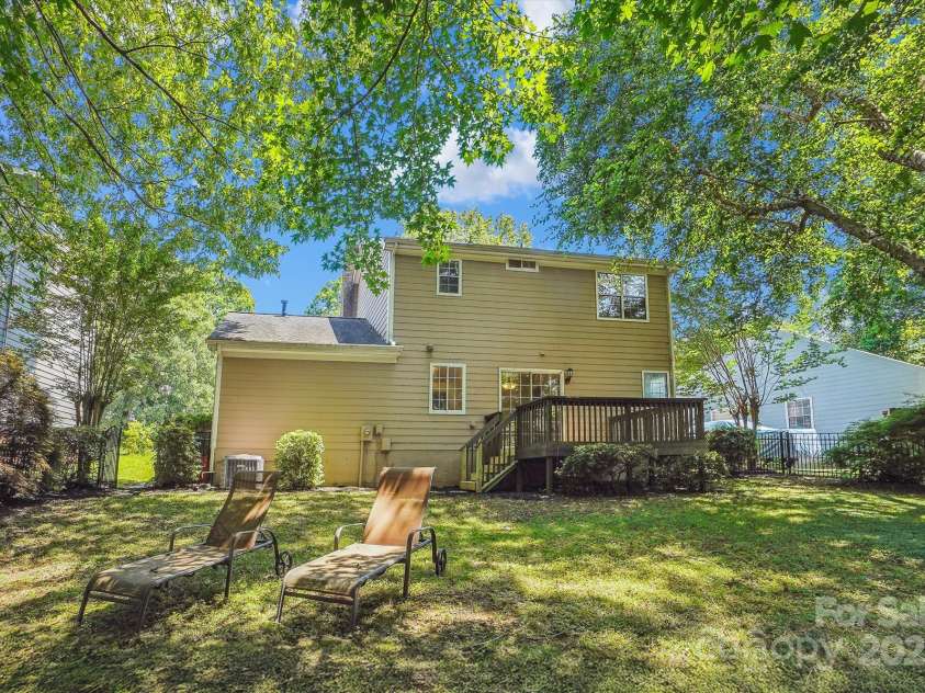 7217 Rena Mae Lane, Charlotte, NC 28227.  MLS# CAR4272672, YatesRealty ID 22814. 