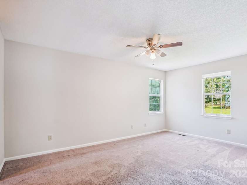 7217 Rena Mae Lane, Charlotte, NC 28227.  MLS# CAR4272672, YatesRealty ID 22814. Primary Bedroom