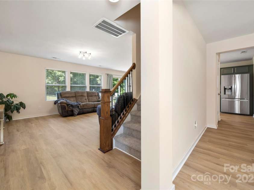 4732 Gibbons Link Road, Charlotte, NC 28269.  MLS# CAR4273619, YatesRealty ID 22817. 