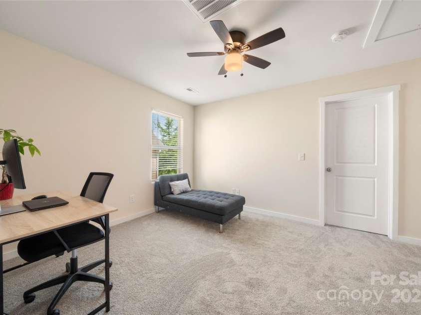 4732 Gibbons Link Road, Charlotte, NC 28269.  MLS# CAR4273619, YatesRealty ID 22817. 