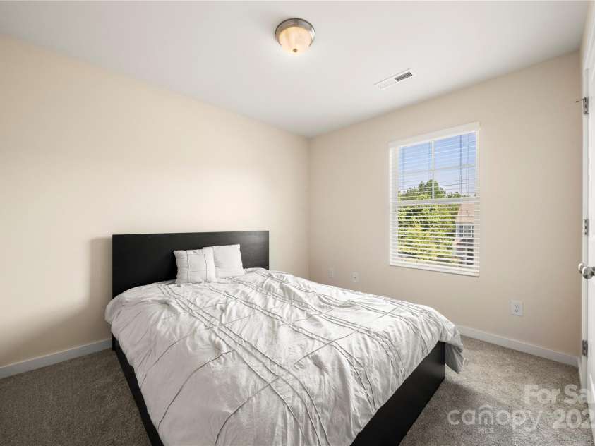 4732 Gibbons Link Road, Charlotte, NC 28269.  MLS# CAR4273619, YatesRealty ID 22817. Bed 2