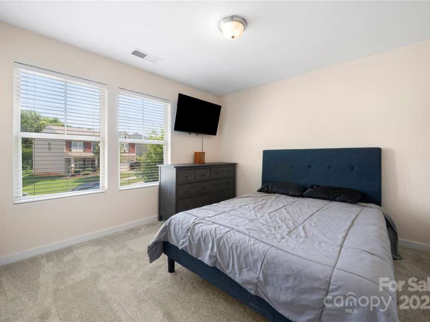 4732 Gibbons Link Road, Charlotte, NC 28269.  MLS# CAR4273619, YatesRealty ID 22817. Bed 3