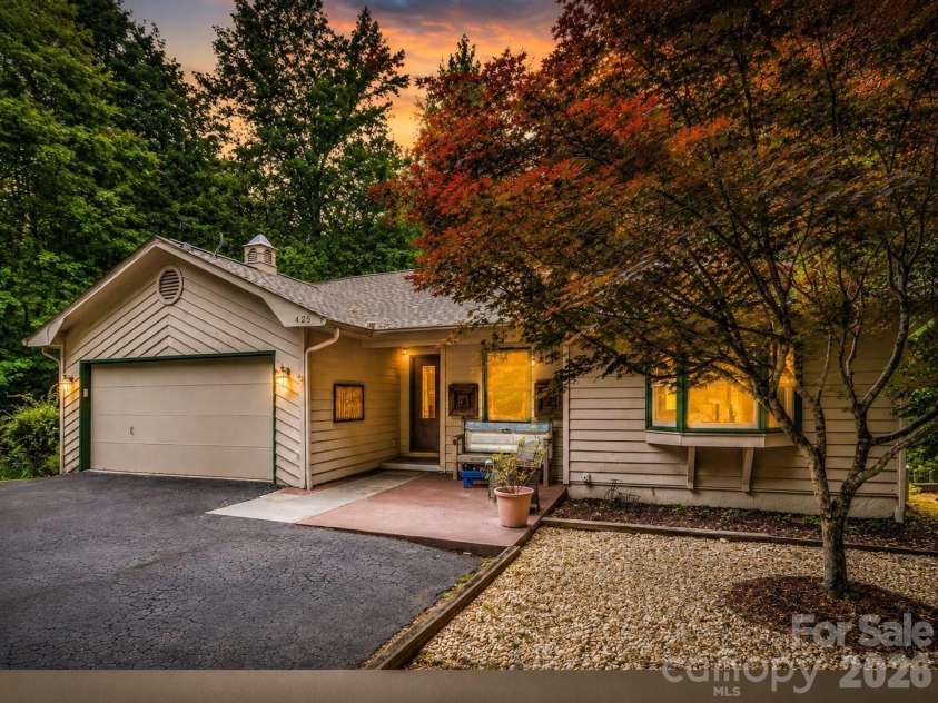 425 Winesap Boulevard, Lake Lure, NC 28746.  MLS# CAR4372379, YatesRealty ID 22818. 