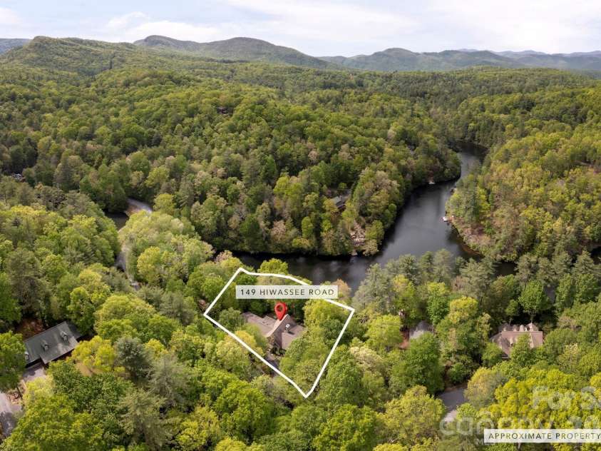 149 Hiwassee Road, Lake Toxaway, NC 28747.  MLS# CAR4377735, YatesRealty ID 22821. Great location