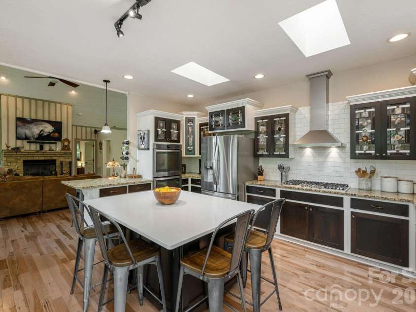 149 Hiwassee Road, Lake Toxaway, NC 28747.  MLS# CAR4377735, YatesRealty ID 22821. High-end appliances