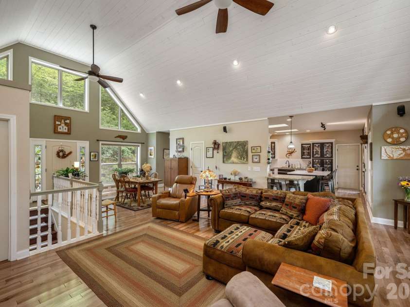 149 Hiwassee Road, Lake Toxaway, NC 28747.  MLS# CAR4377735, YatesRealty ID 22821. Spacious