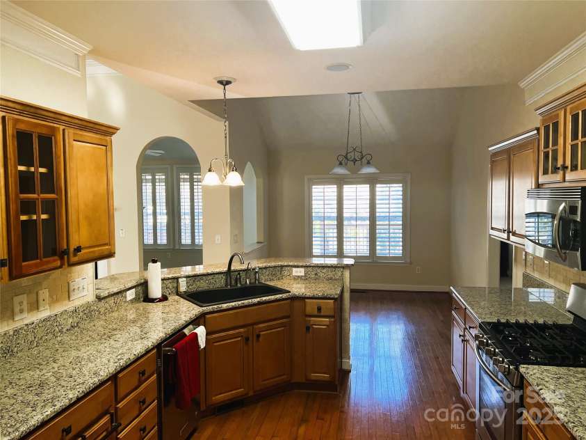 7700 Sedgebrook Drive, Stanley, NC 28164.  MLS# CAR4227336, YatesRealty ID 22821. Kitchen