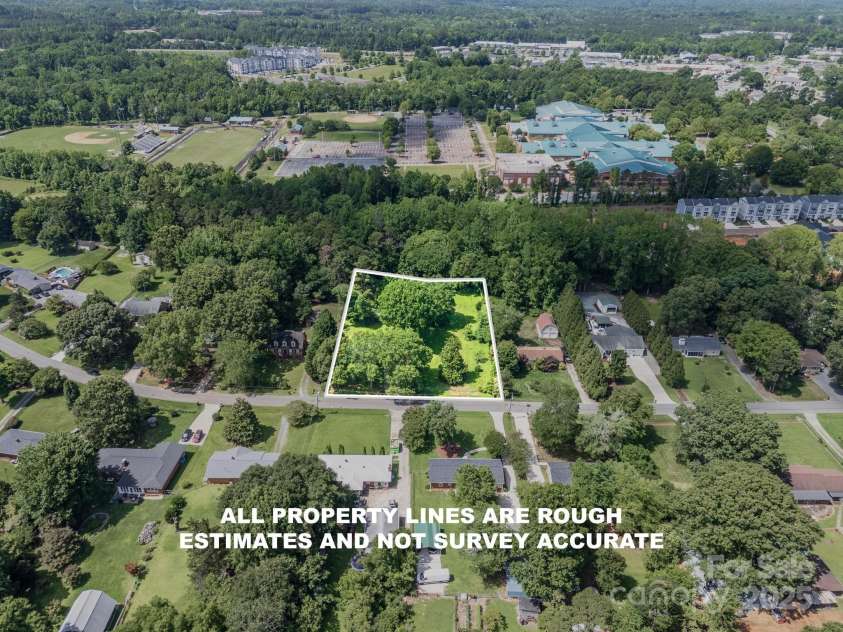 2008 Kimway Drive, Matthews, NC 28105.  MLS# CAR4273104, YatesRealty ID 22823. 