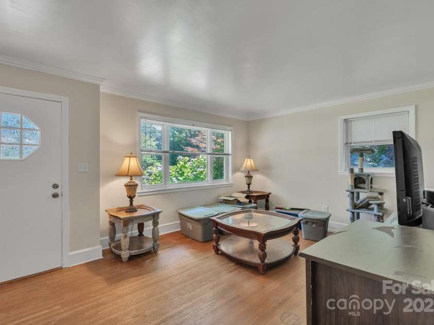 2008 Kimway Drive, Matthews, NC 28105.  MLS# CAR4273104, YatesRealty ID 22823. 