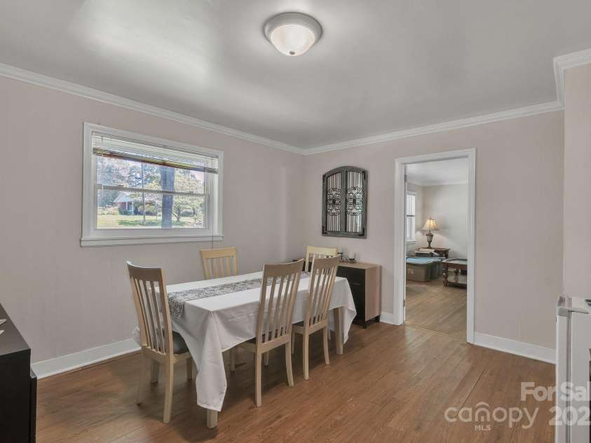 2008 Kimway Drive, Matthews, NC 28105.  MLS# CAR4273104, YatesRealty ID 22823. 
