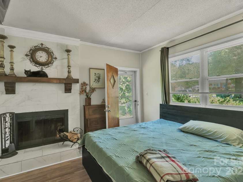 2008 Kimway Drive, Matthews, NC 28105.  MLS# CAR4273104, YatesRealty ID 22823. 