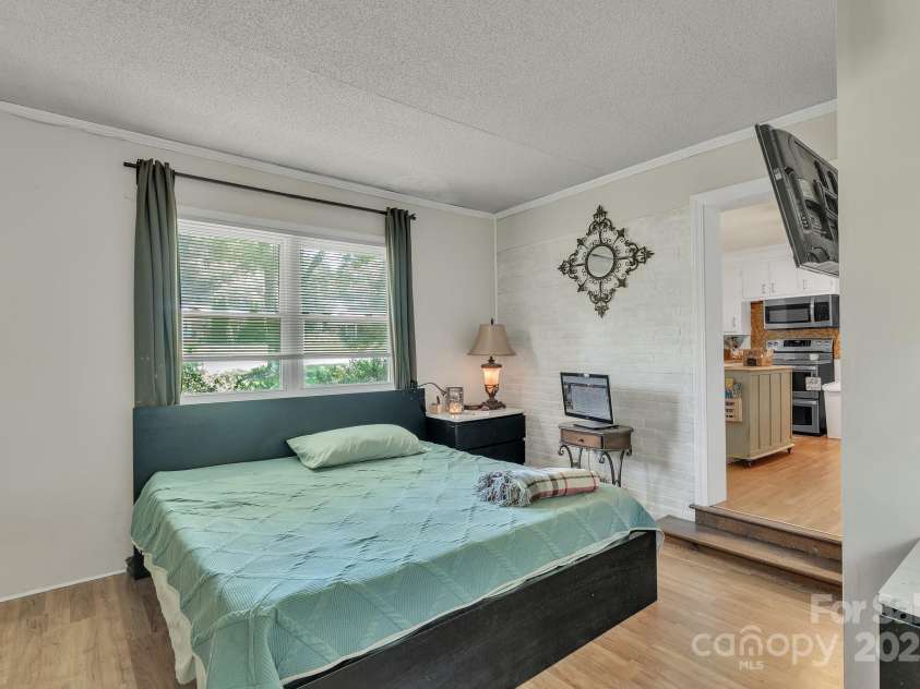2008 Kimway Drive, Matthews, NC 28105.  MLS# CAR4273104, YatesRealty ID 22823. 