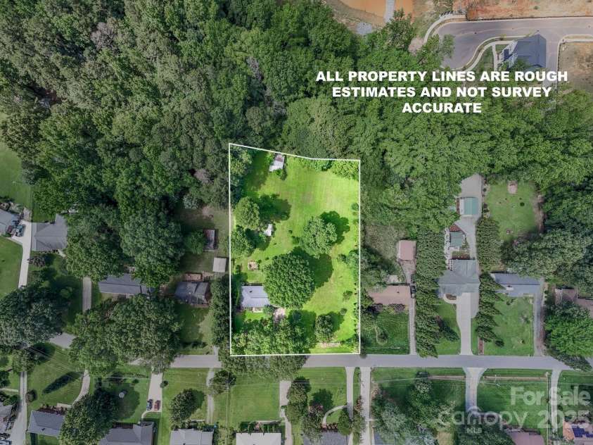 2008 Kimway Drive, Matthews, NC 28105.  MLS# CAR4273104, YatesRealty ID 22823. 
