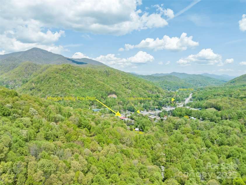 44 Robin Hood Lane, Maggie Valley, NC 28751.  MLS# CAR4239379, YatesRealty ID 22824. 