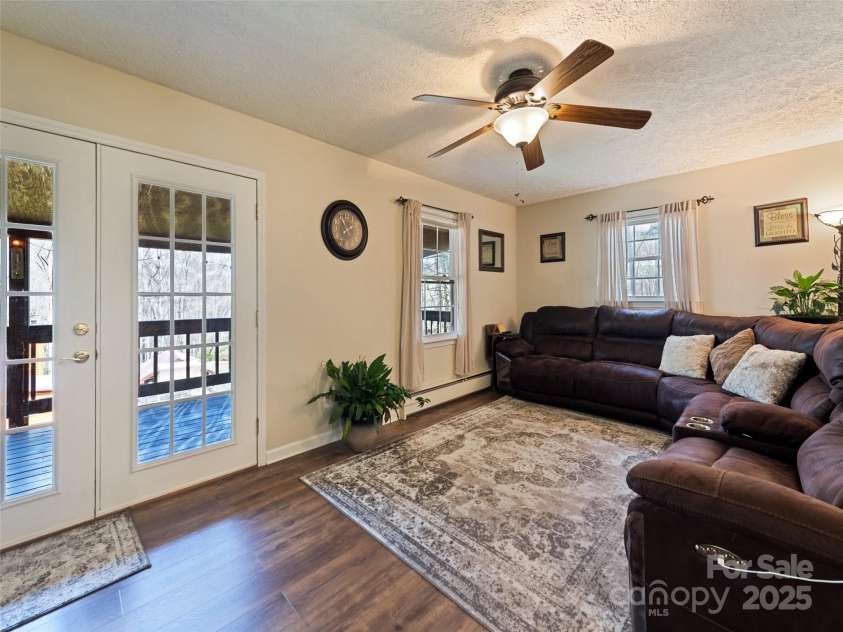 44 Robin Hood Lane, Maggie Valley, NC 28751.  MLS# CAR4239379, YatesRealty ID 22824. 