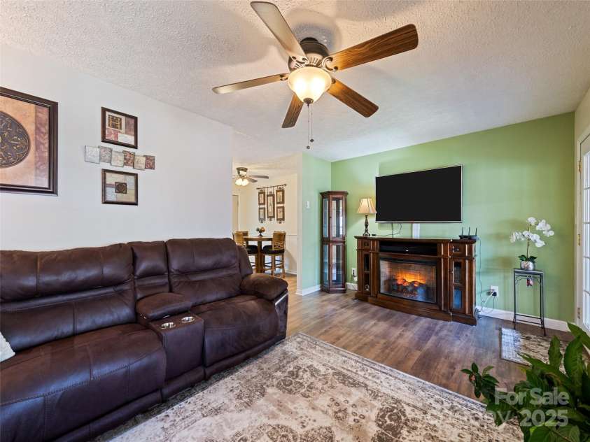 44 Robin Hood Lane, Maggie Valley, NC 28751.  MLS# CAR4239379, YatesRealty ID 22824. 