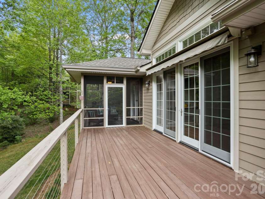 547 Pinnacle Peak Lane, Flat Rock, NC 28731.  MLS# CAR4380759, YatesRealty ID 22824. 