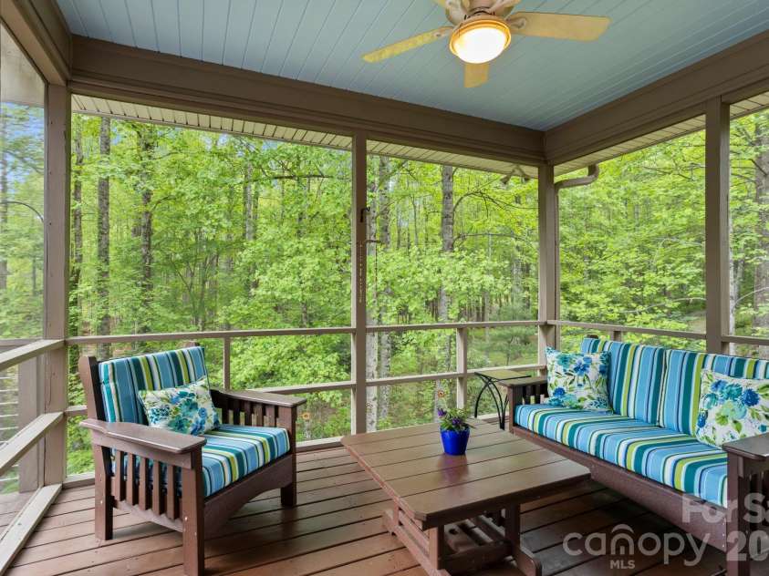 547 Pinnacle Peak Lane, Flat Rock, NC 28731.  MLS# CAR4380759, YatesRealty ID 22824. 