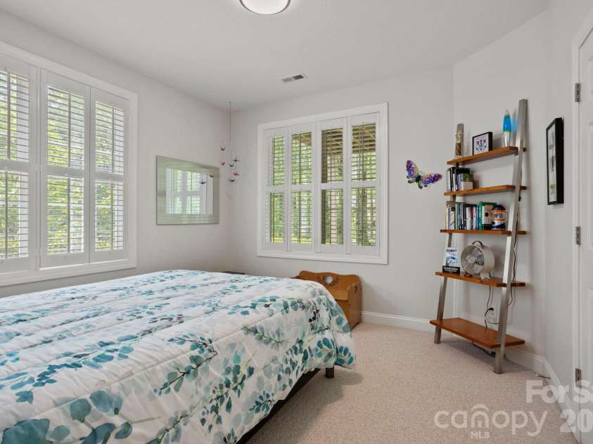 547 Pinnacle Peak Lane, Flat Rock, NC 28731.  MLS# CAR4380759, YatesRealty ID 22824. 