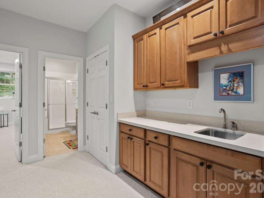 547 Pinnacle Peak Lane, Flat Rock, NC 28731.  MLS# CAR4380759, YatesRealty ID 22824. 