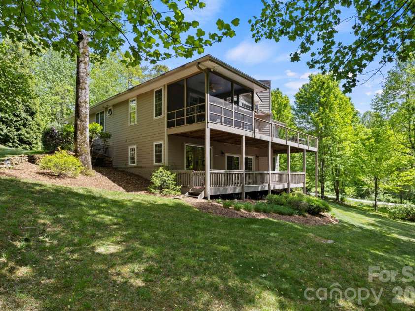 547 Pinnacle Peak Lane, Flat Rock, NC 28731.  MLS# CAR4380759, YatesRealty ID 22824. 