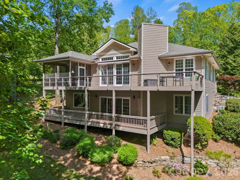 547 Pinnacle Peak Lane, Flat Rock, NC 28731.  MLS# CAR4380759, YatesRealty ID 22824. 