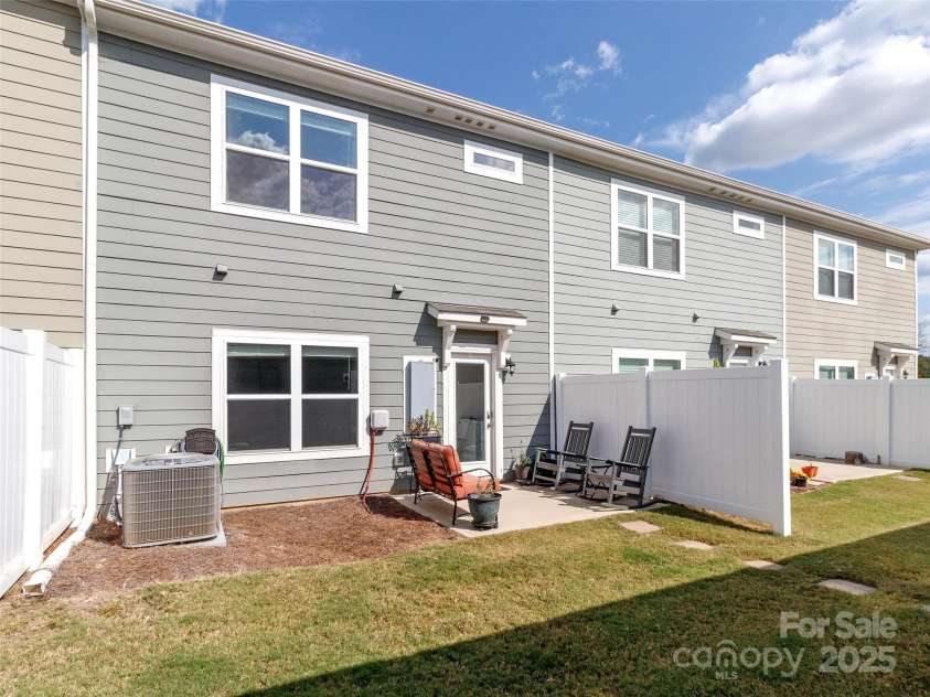 426 Kenwood View, Indian Trail, NC 28079.  MLS# CAR4234427, YatesRealty ID 22825. 