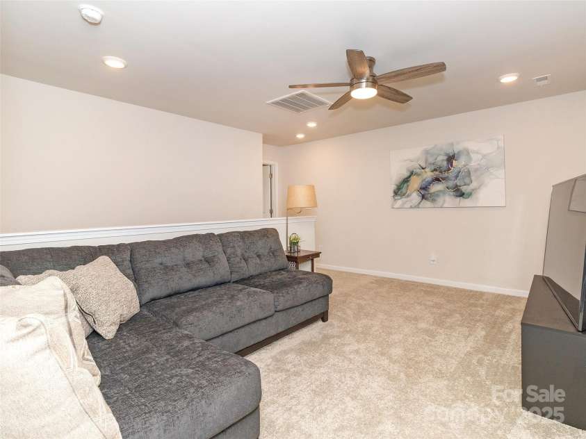 426 Kenwood View, Indian Trail, NC 28079.  MLS# CAR4234427, YatesRealty ID 22825. Upstairs Loft