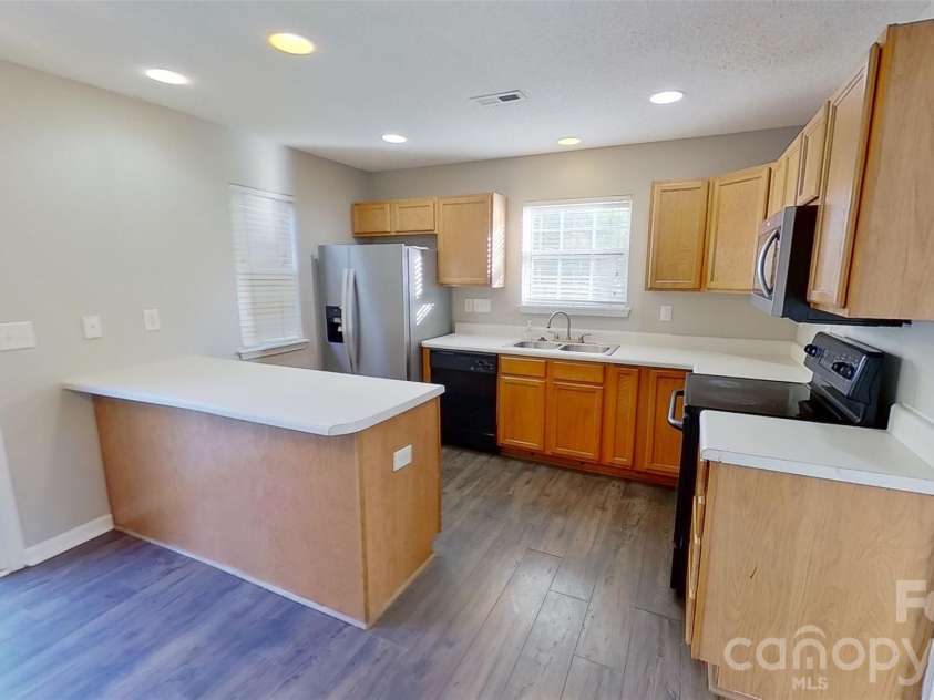 14271 Tranters Creek Lane, Charlotte, NC 28273.  MLS# CAR4369572, YatesRealty ID 22826. 