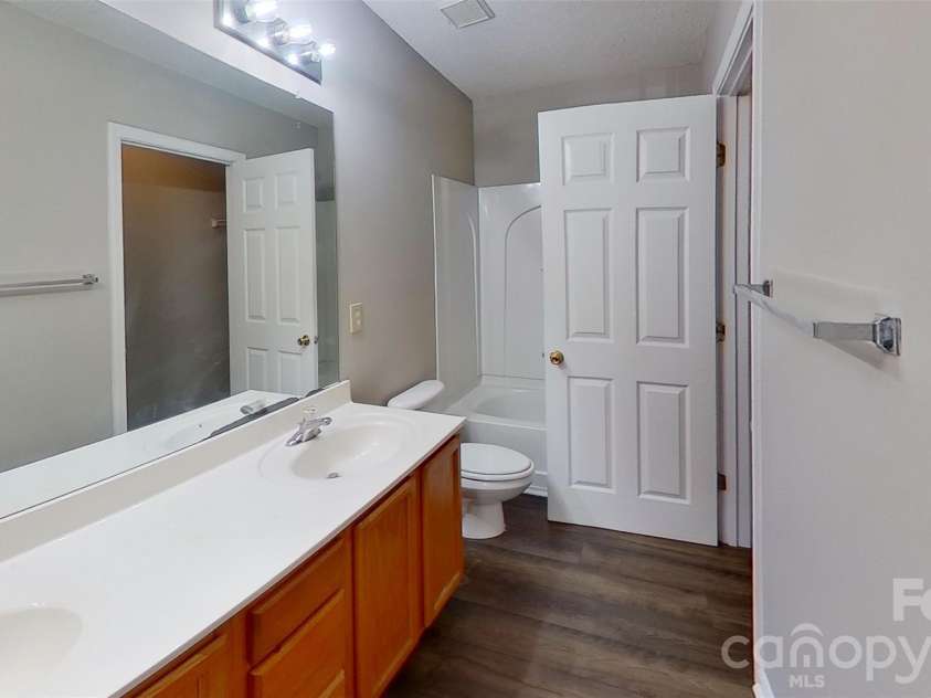14271 Tranters Creek Lane, Charlotte, NC 28273.  MLS# CAR4369572, YatesRealty ID 22826. 