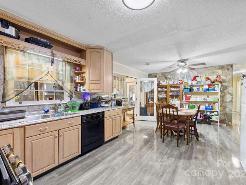 4937 Lebanon Drive, Charlotte, NC 28273.  MLS# CAR4226322, YatesRealty ID 22826. 