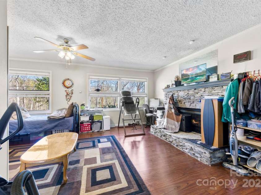 4937 Lebanon Drive, Charlotte, NC 28273.  MLS# CAR4226322, YatesRealty ID 22826. 